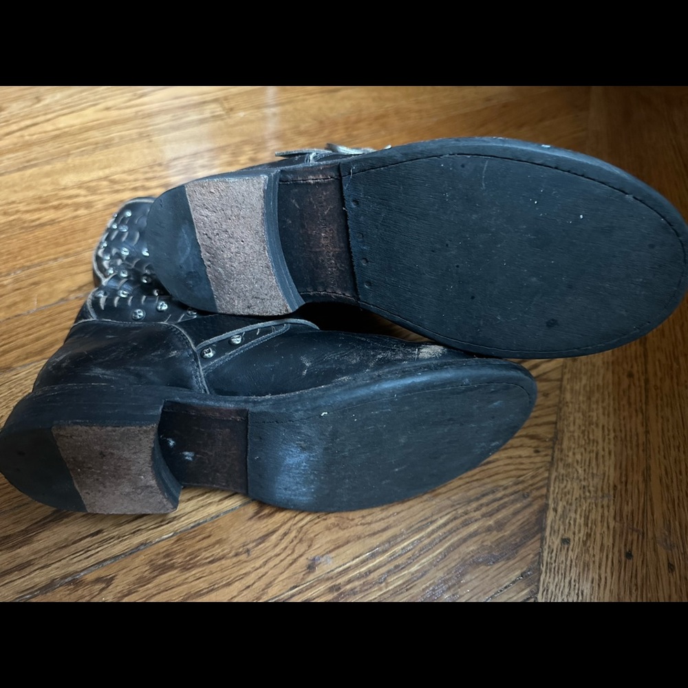 Frye Jenna studded disc distressed boots - Picture 6 of 7